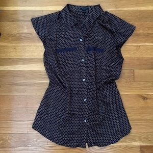 Ann Taylor navy/tan shirt